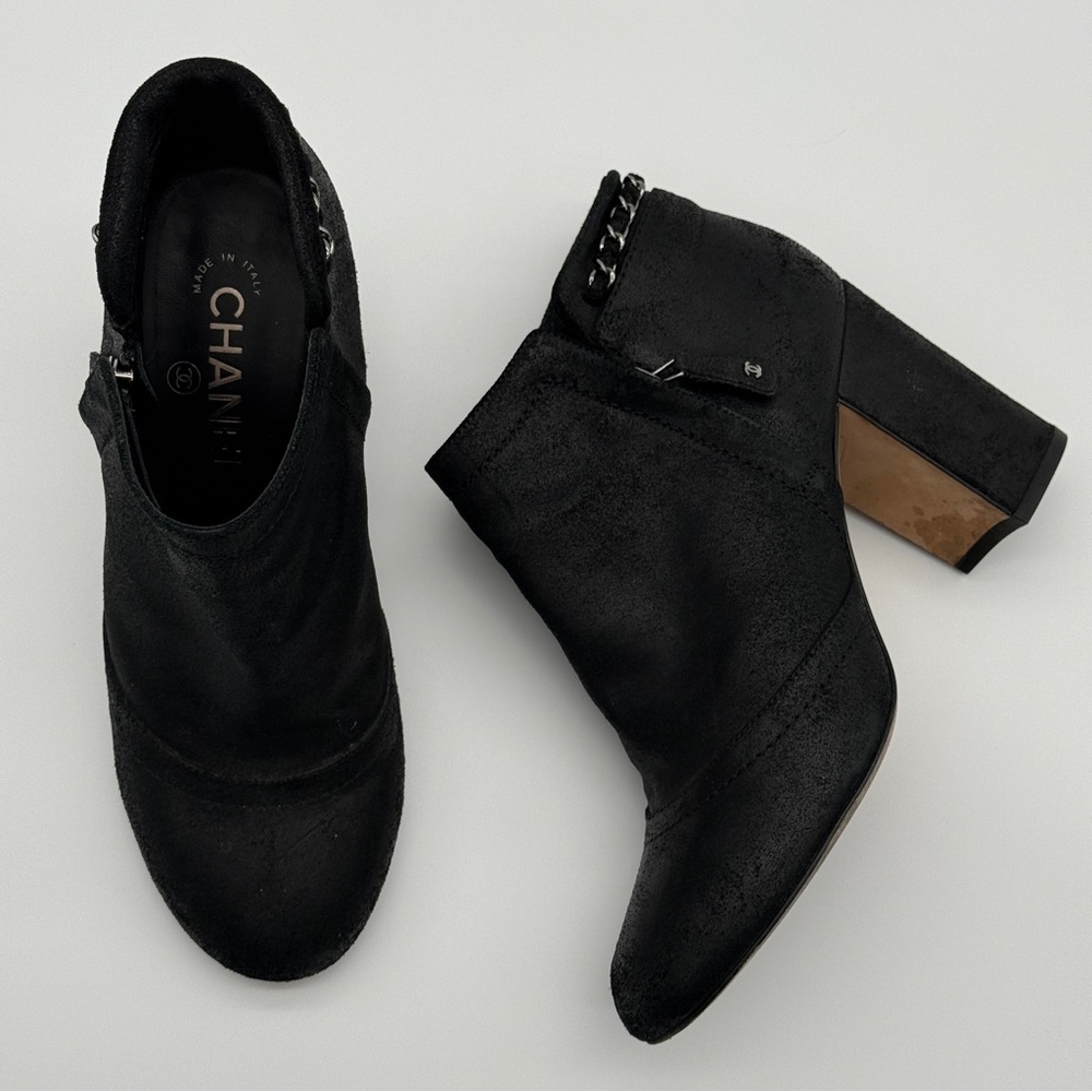 Chanel Women's Suede Leather Black Silver Chain CC Ankle Boots 39 Block Heel